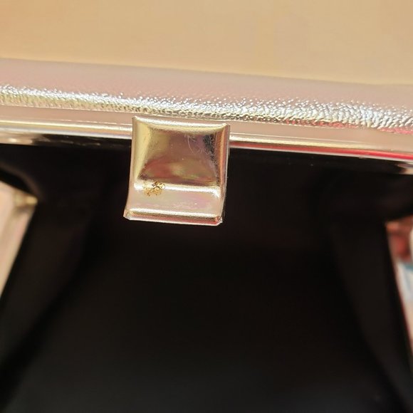 Vintage Silver Handbag with Silver Trim and Handle - Picture 9 of 10